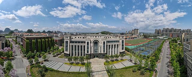 桂林医学院培养高端医疗人才助力大健康产业发展