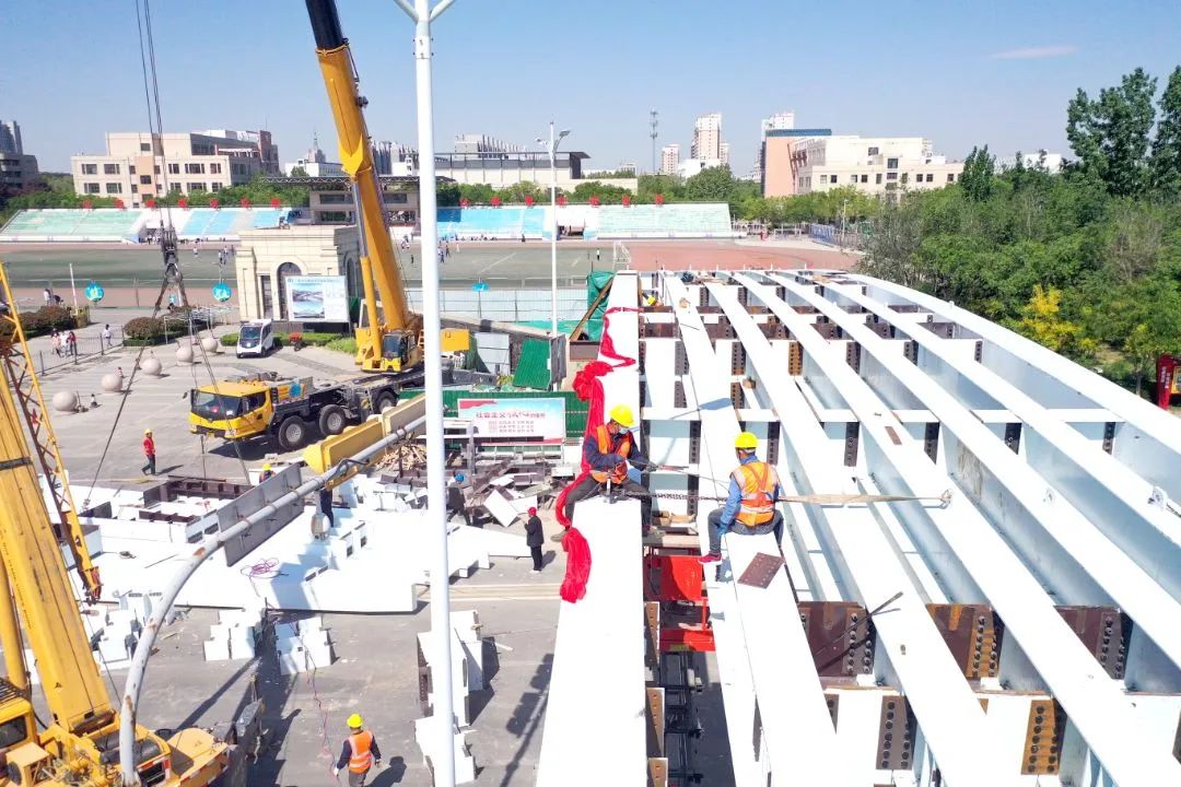 德州学院过街天桥最新施工进展来了