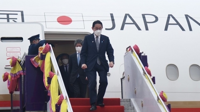 时隔9年 日本首相对泰国进行正式访问