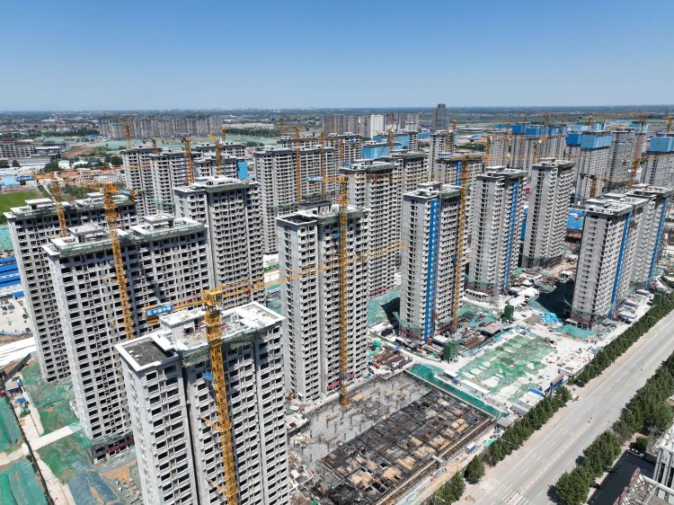 图为中铁保定开发建设有限公司承担的保定市主城区城中村改造项目.