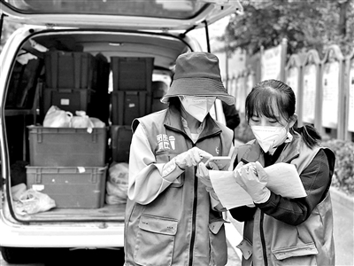 青春奉献无假期 深查细排在疫线