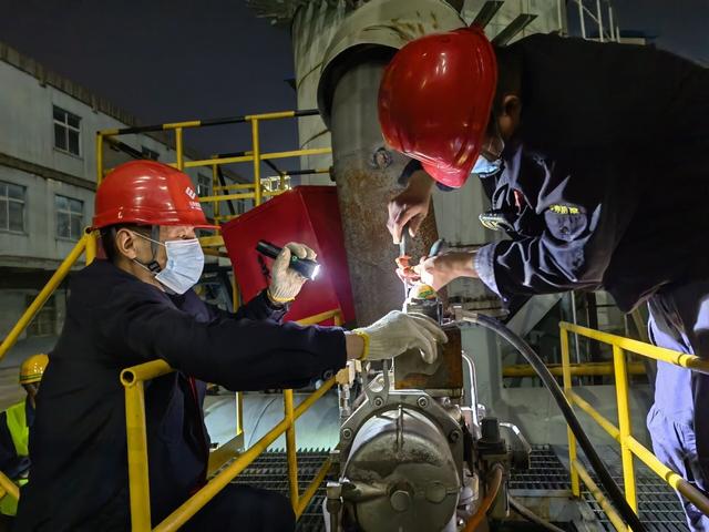 组图从五一到五四来看青春钢铁大片