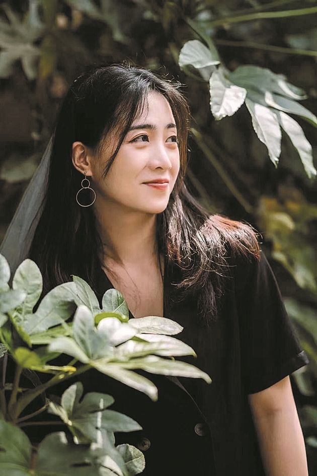 宋佳欣一师五团城镇管理服务中心工作人员