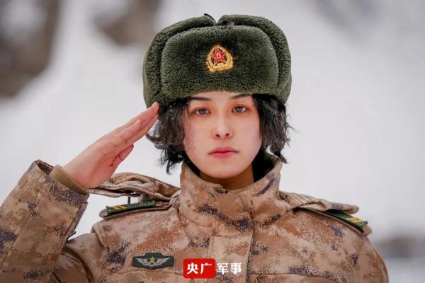 超飒新疆姐妹花妹妹是导弹射手姐姐曾是航母女兵