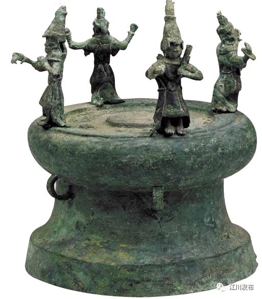 云南李家山古滇文物集萃叠鼓形铜贮贝器