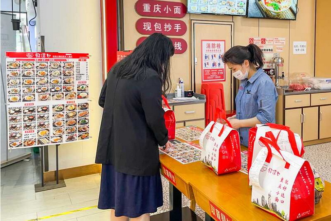 堂食继续暂停，外带菜品和预制菜走俏 北京餐饮企业加码外卖服务保供应