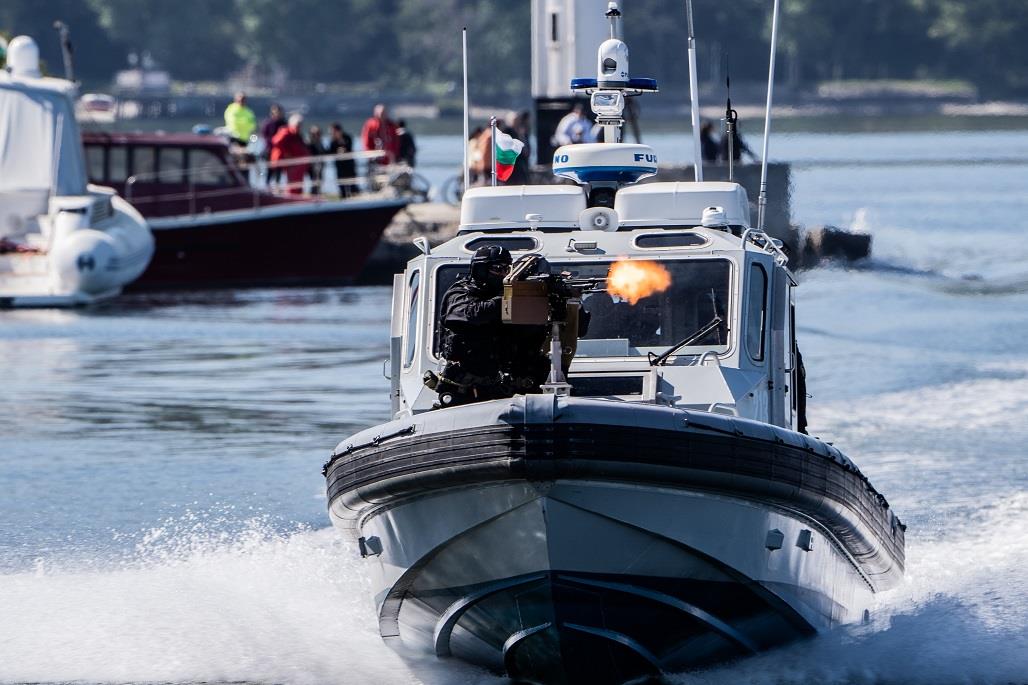 保加利亚海军参加军队节军事演习|保加利亚_新浪财经_新浪网