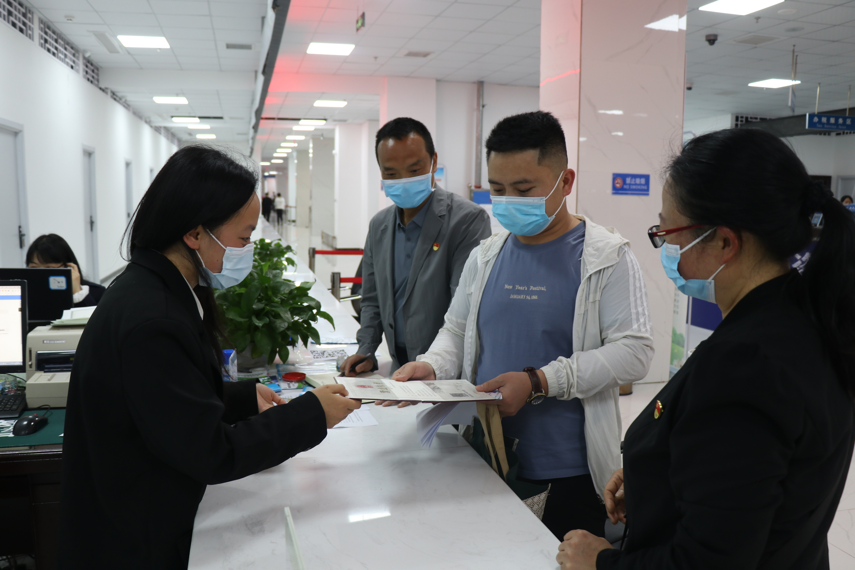 六盘水市钟山区纪检监察机关紧盯重点部位,关键环节,以强有力监督助推