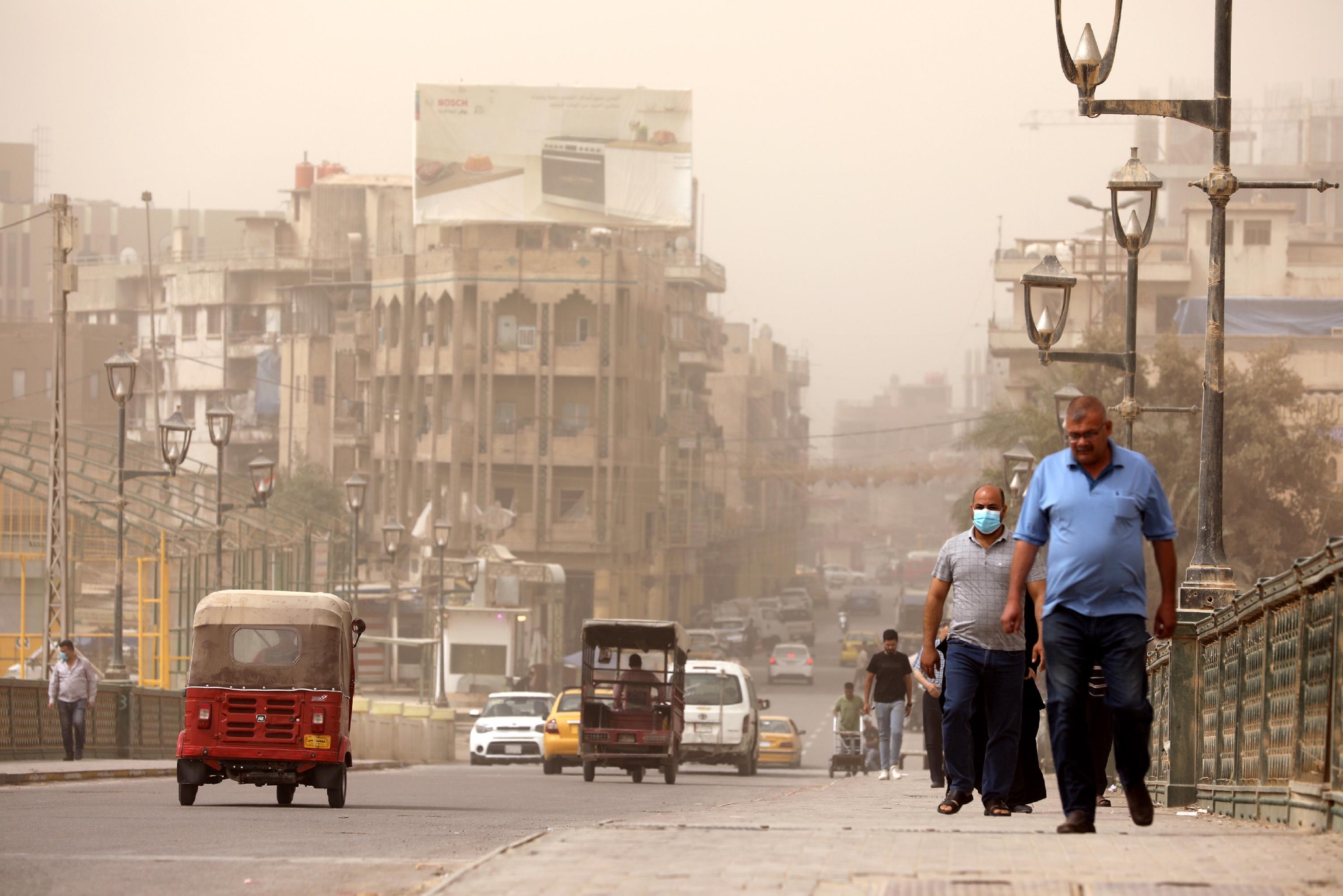 伊拉克巴格达遭严重沙尘暴袭击