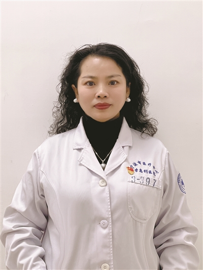 刘雪兰被前辈患者同事点赞的急诊花木兰