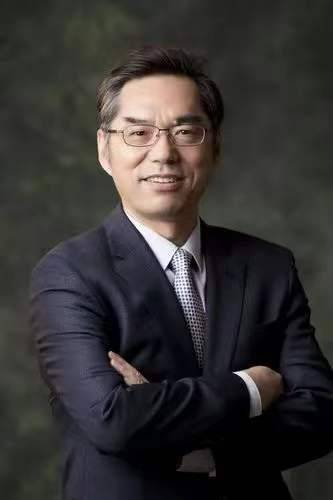 “泓德基金总经理王德晓：践行责任 赢得信任