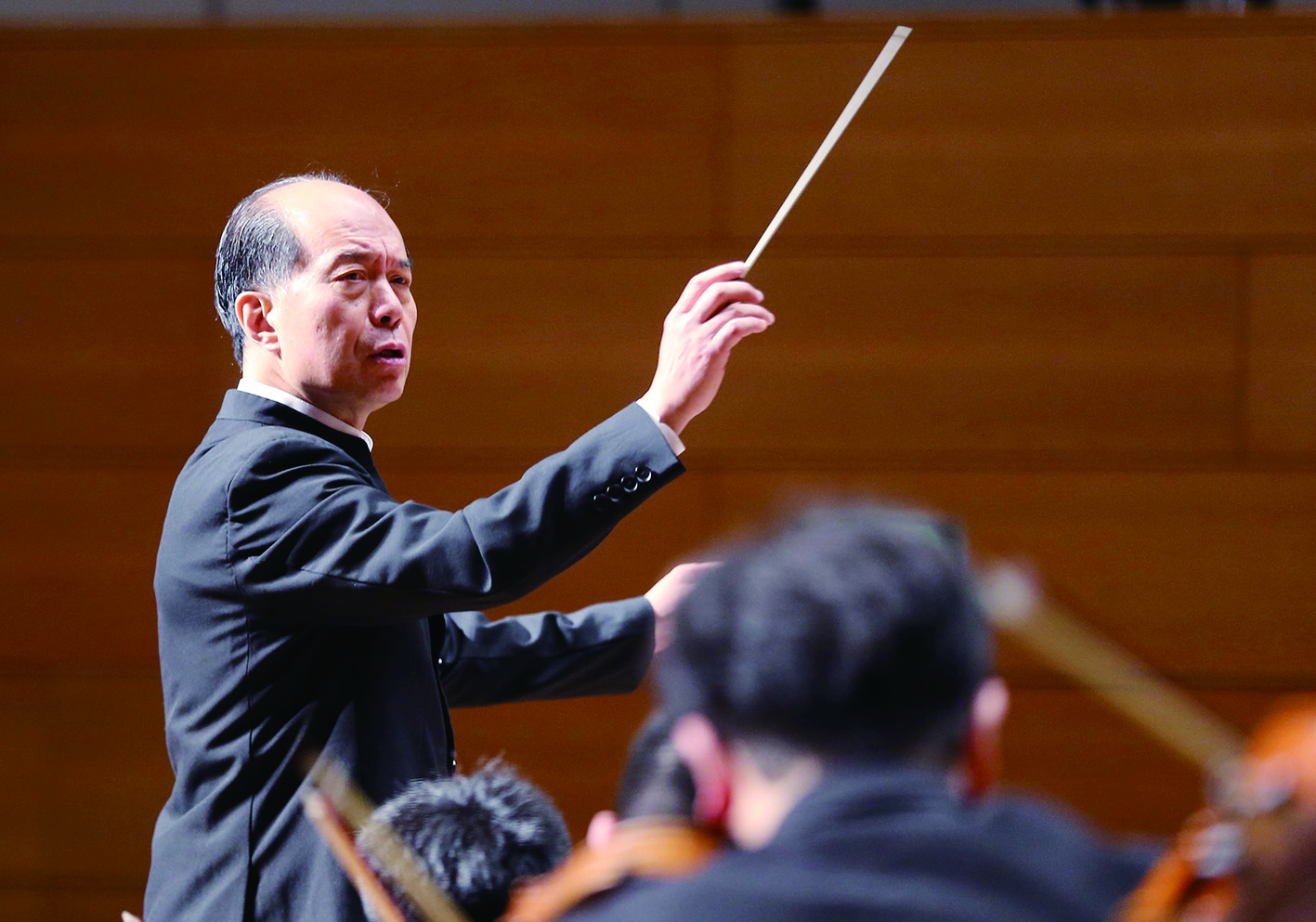 张国勇执棒青岛交响乐团新乐季开幕音乐会 韩星/摄