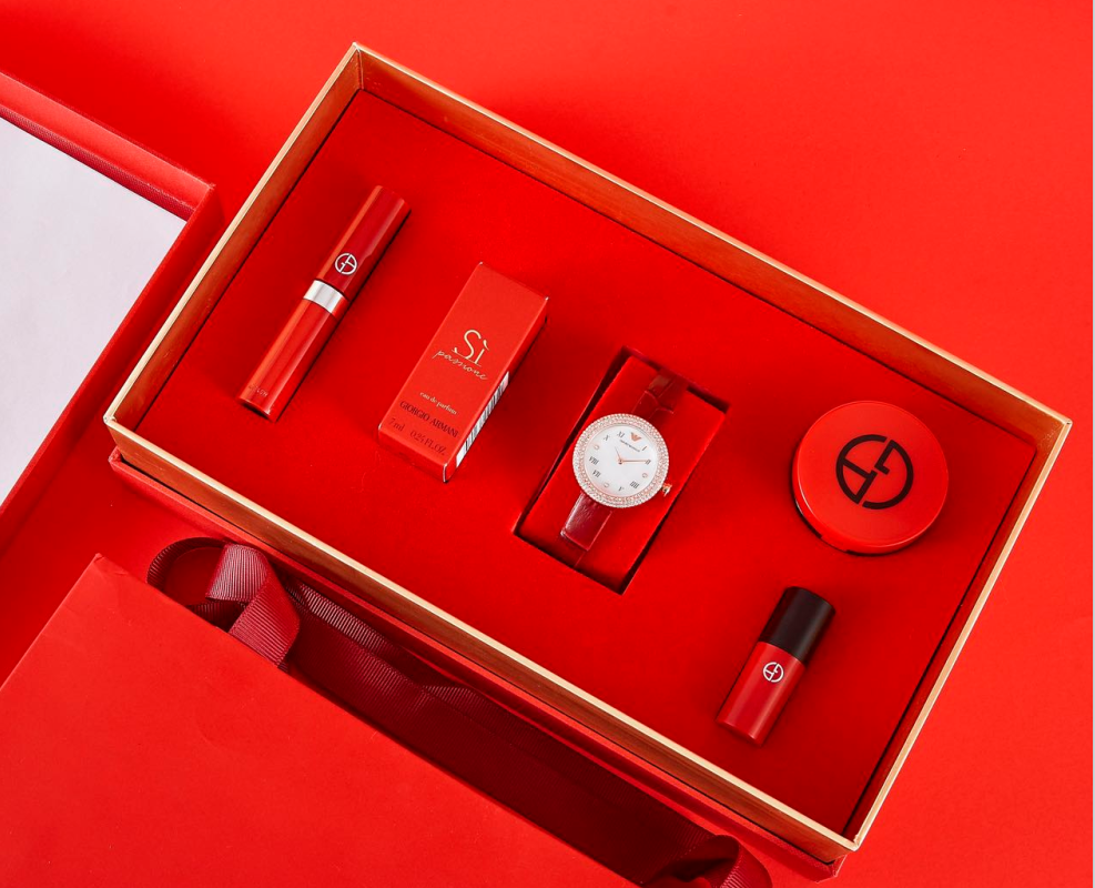 3折入手阿玛尼手表礼盒520买一送四五款超高人气产品一次拥有