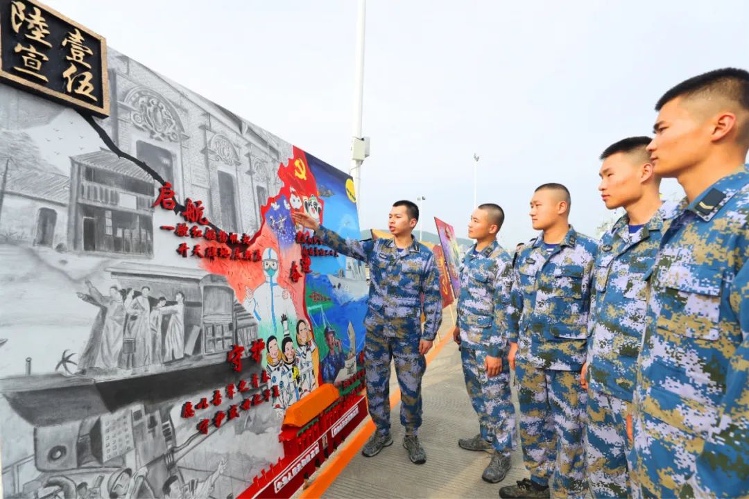 板报把辉煌党史和光明未来串连点击观看解说视频▼一大波水兵原创黑板