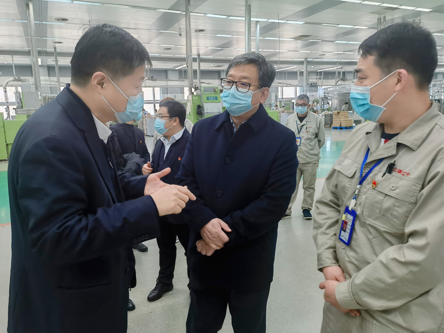 在疫情的大考面前,红辽公司坚持疫情防控领导小组统一领导,全公司17个