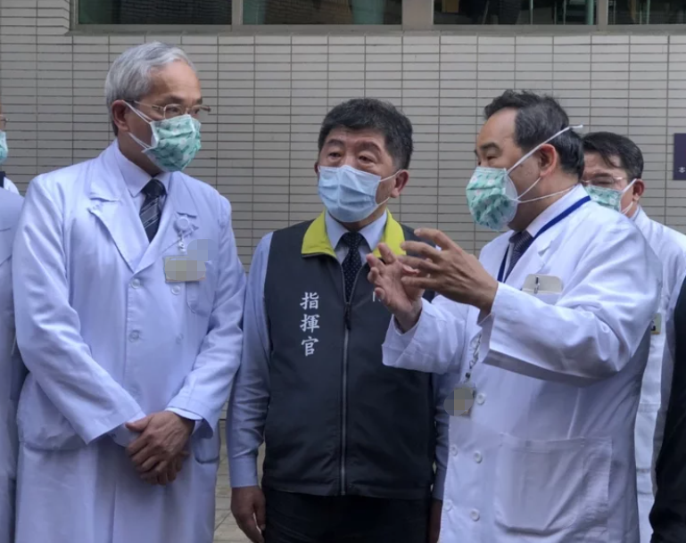 陈时中在台北医院被民众呛"下台！" 受访时干笑两声打圆场