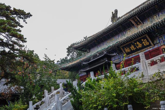 香客:根據北京市疫情防控最新要求和部署,門頭溝區潭柘寺景區從2022年