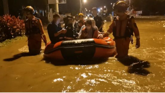 共守美好家园丨奔走在“水火”之前