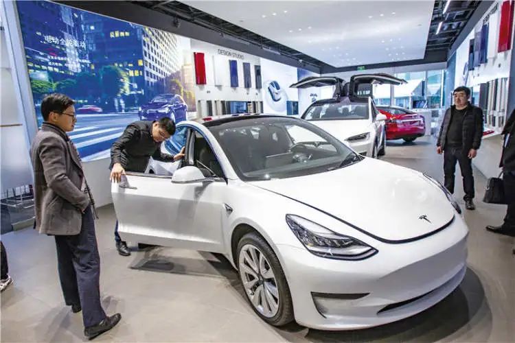 特斯拉在上海扩产背后:被马斯克点赞的中国工人|特斯拉_新浪财经_新浪