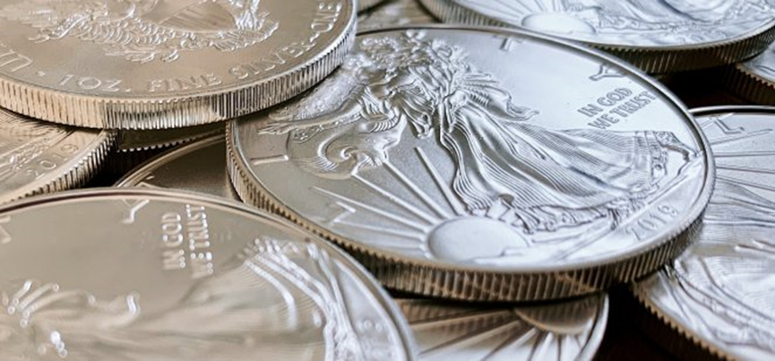 美元走强后，白银和其他贵金属价格开始下跌  图片来源：Shutterstock