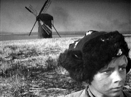 他是世界现代艺术电影圣三位一体之一塔可夫斯基他不仅仅是他自己