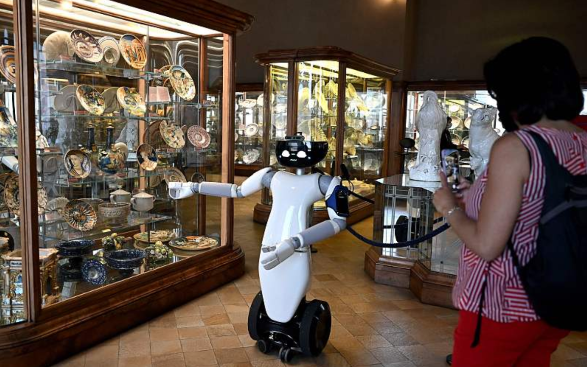 意大利开发机器人导游 带游客玩转博物馆