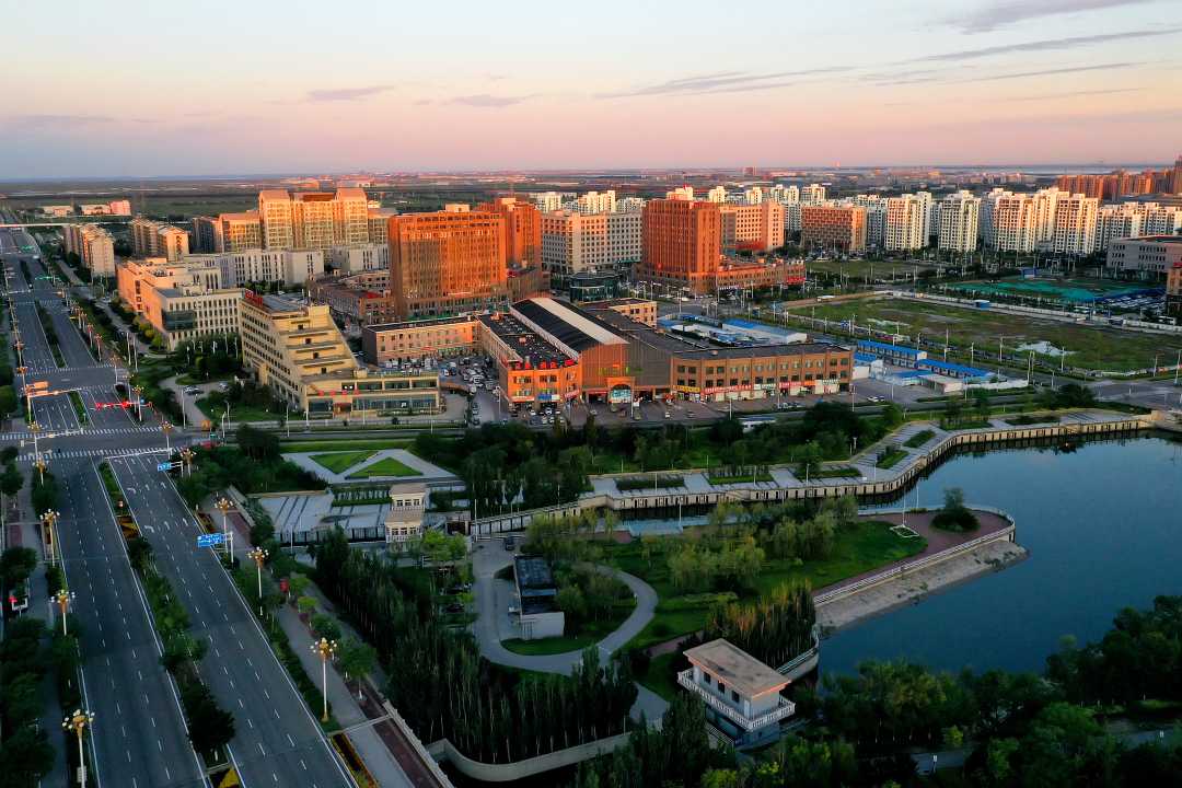 中车唐山公司与曹妃甸区合作建设现代无轨电车示范项目