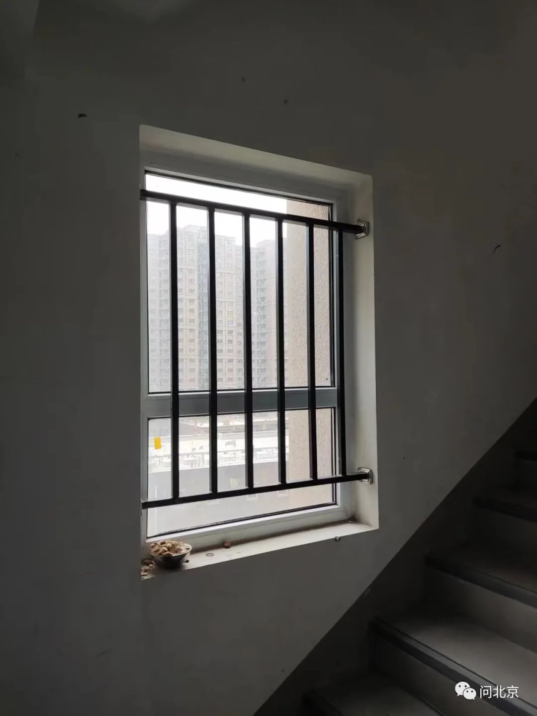 楼道的窗户是死的不利于防疫专家是这么回事儿