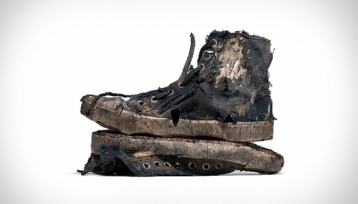 巴黎世家凭什么把一双脏污的“烂鞋”卖一万元？_手机新浪网