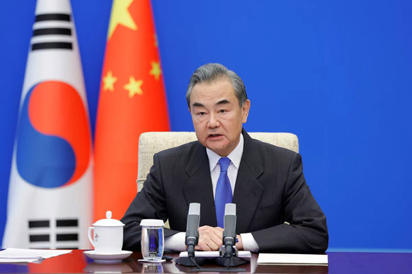 王毅同韩新任外长举行视频会晤：防范新冷战风险，关乎两国根本利益