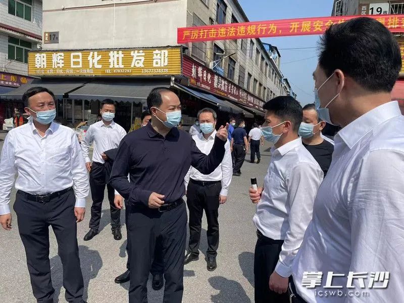 5月16日上午,市委副书记,市长郑建新到宁乡市检查督导自建房安全整治