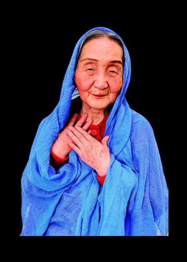 一群平均年龄85岁的桂林老人“神还原”世界名画
