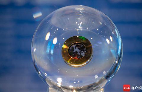 嫦娥五号带回的珍贵月壤首次在海南展出