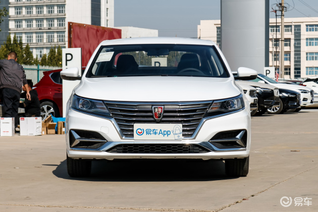 上汽集团荣威i6 油耗动力与质感兼备