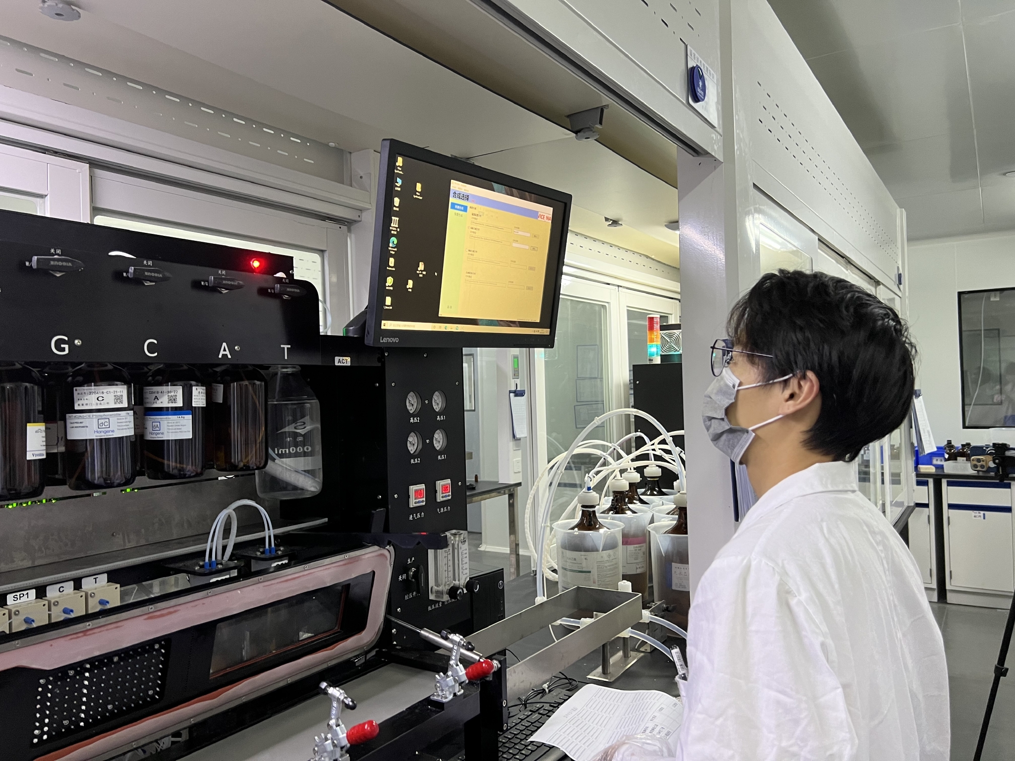 美迪康医用材料(上海)有限公司目前共有在企员工54名,每日生产的60万