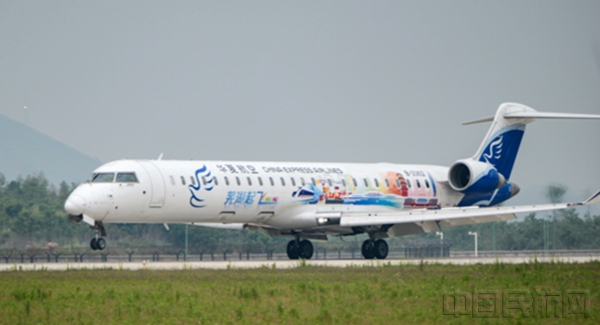 "芜湖起飞号"机身图据介绍,"芜湖起飞号"机身的彩绘设计以航空及芜湖