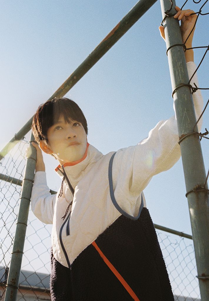 敖子逸校园风写真曝光运动造型阳光清爽