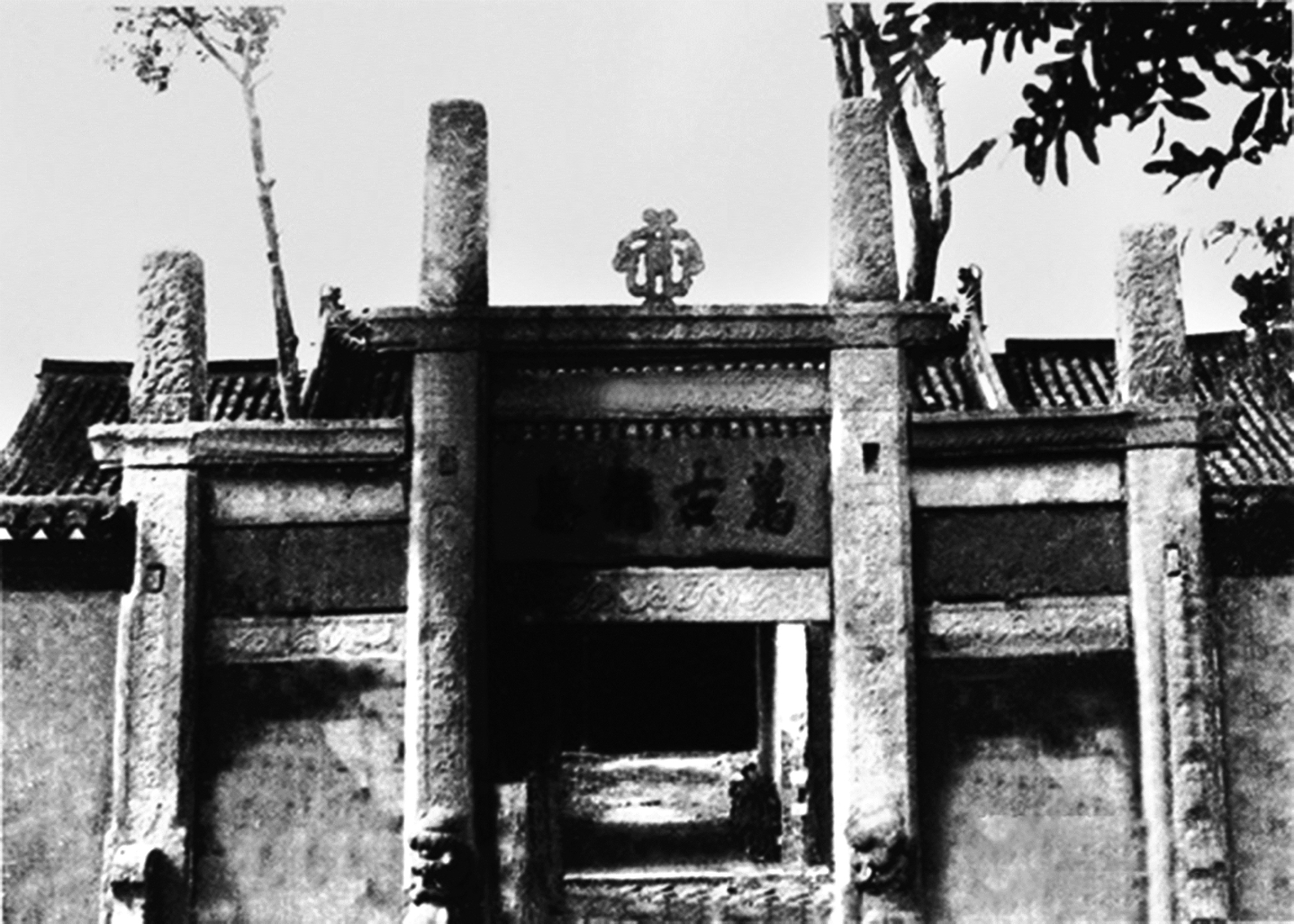 三塔塘上岳王祠