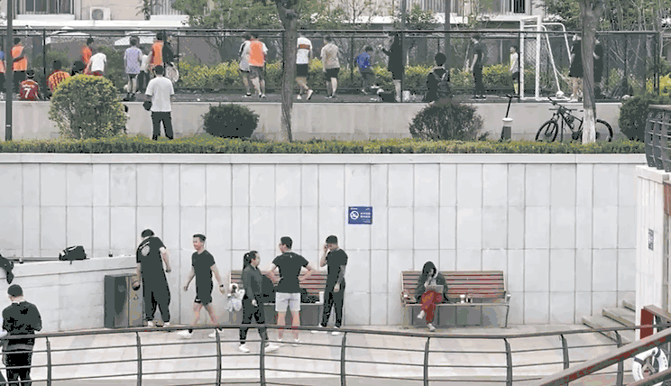 前段时间，亮马河形成的魔幻城市景观