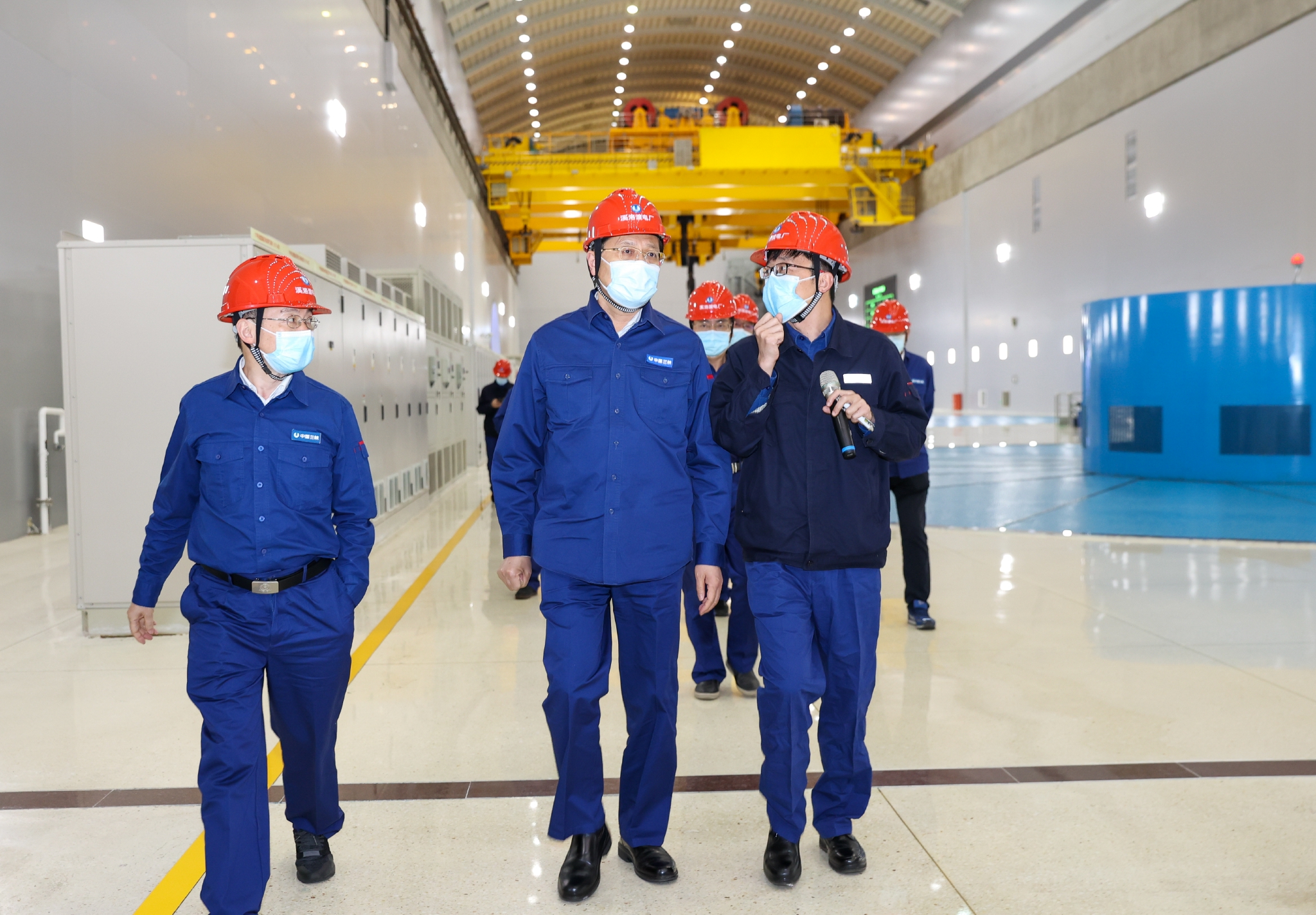 韩君指出,向家坝水电站,溪洛渡水电站是国家实施"西电东送"战略的骨干