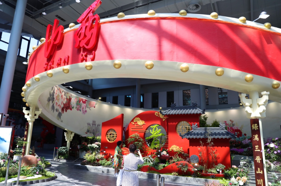 去年今日:第十届中国花博会在崇明开幕