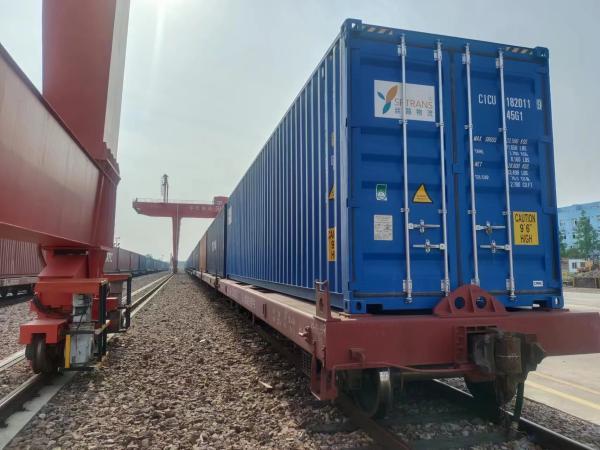 5月初，“中欧班列—上海号”从哈萨克斯坦阿腾科里运抵铁路上海闵行站。（受访对象供图）