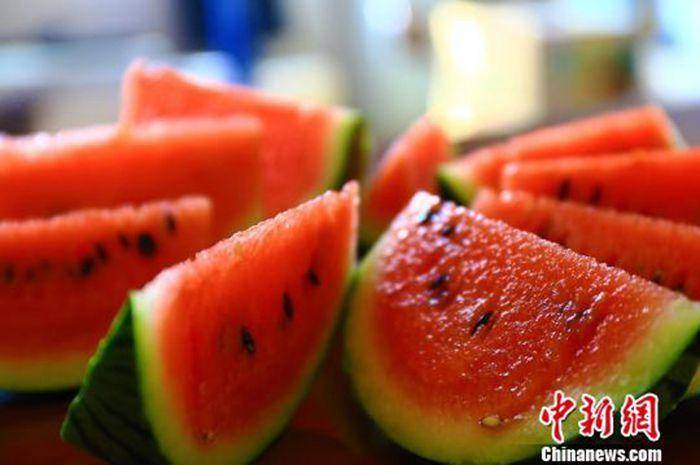 资料图:令人垂涎欲滴的牛奶西瓜.李靖海 摄