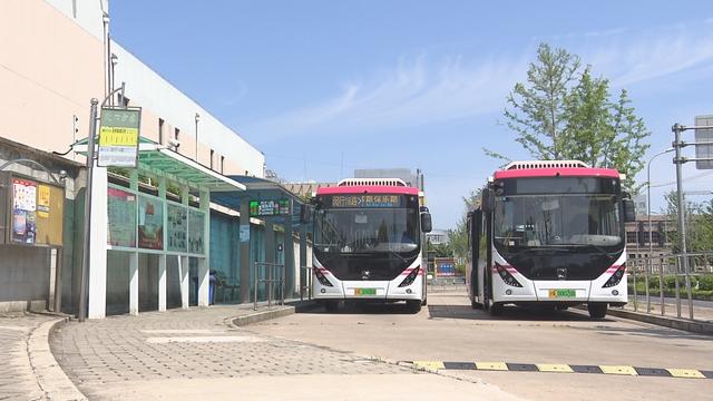 江川2路,闵行15路,闵行21路,闵行8路,闵行12路,七宝2路共8条区域公交