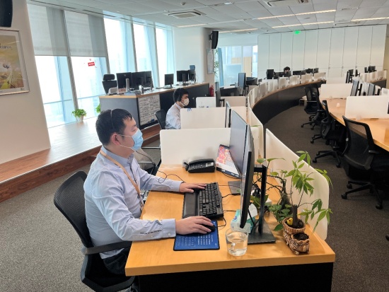 图:兴业消费金融工作人员坚守岗位,保障金融服务不掉线