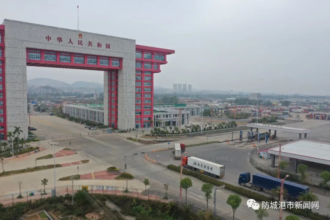 东兴口岸北仑河二桥航拍图.周荣宝 摄