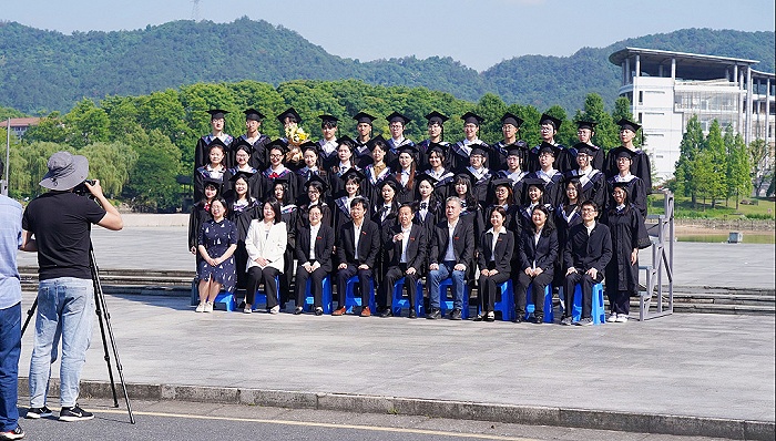 猎聘4成以上应届大学毕业生首选国企就业互联网业仍最受青睐