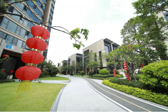 (图为东莞虎门龙光玖龙玺项目交付实景)