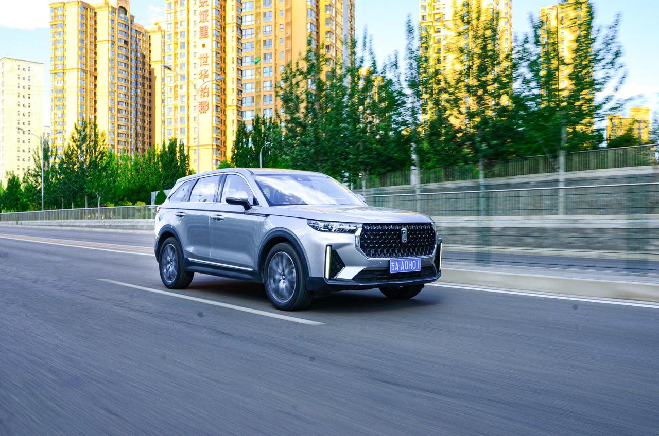 一汽奔腾t99试驾旗舰实至名归