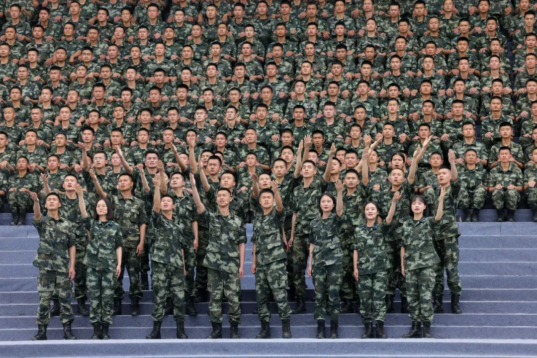 凝聚青春力量绽放时代光彩武警部队举办青春向党百年路奋进喜迎二十大
